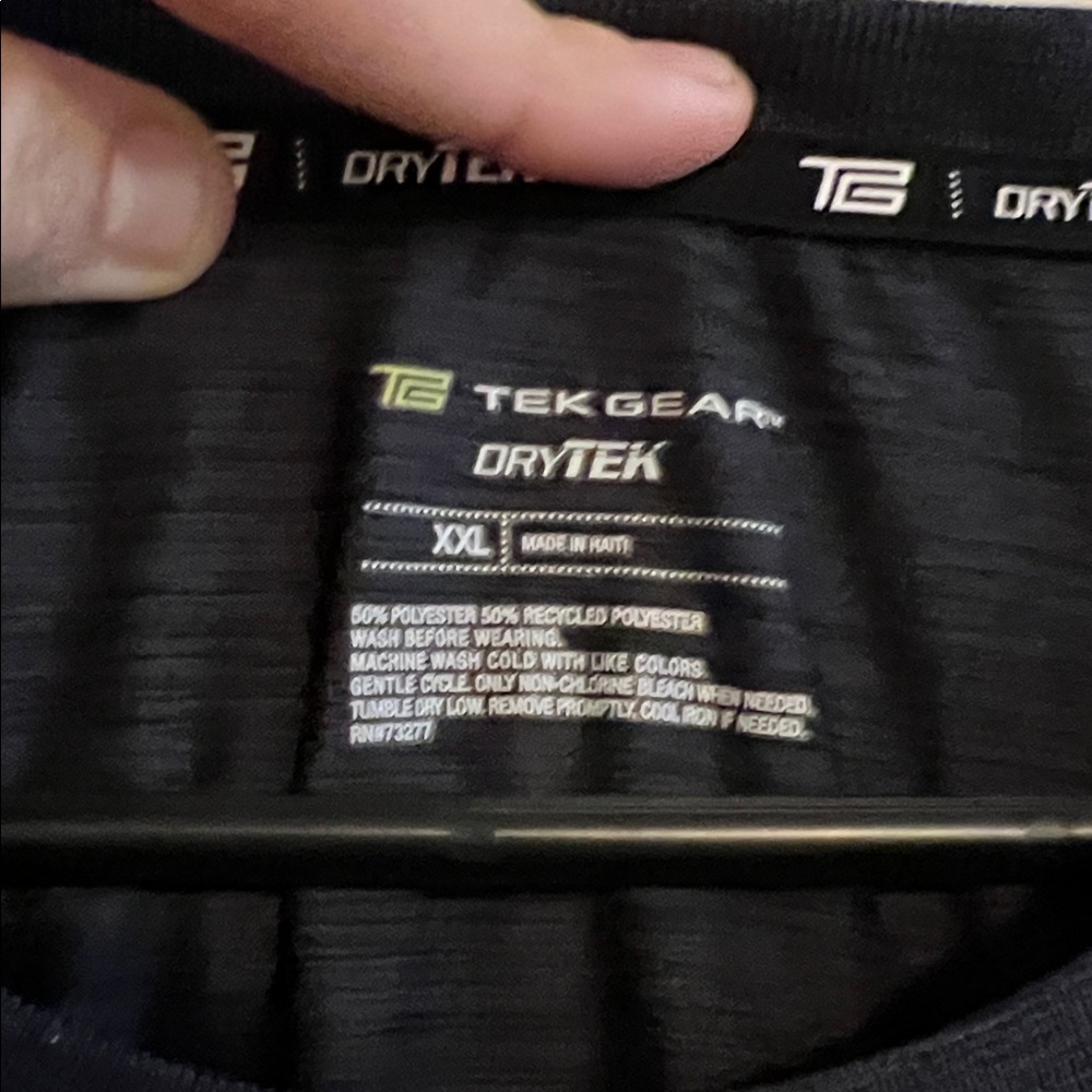 ♻️Tek Gear sleeveless shirt - Picture 2 of 2